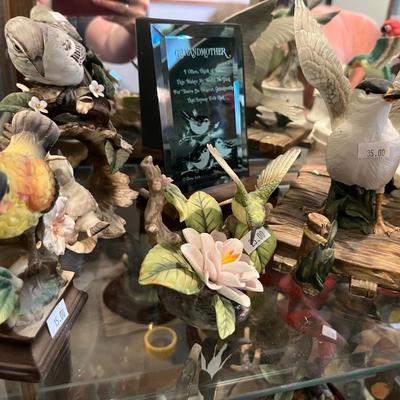 Bird figurines