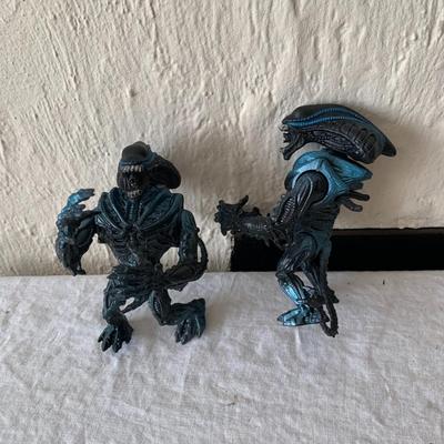 Pair of Alien action figures
