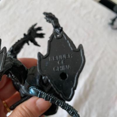 Pair of Alien action figures