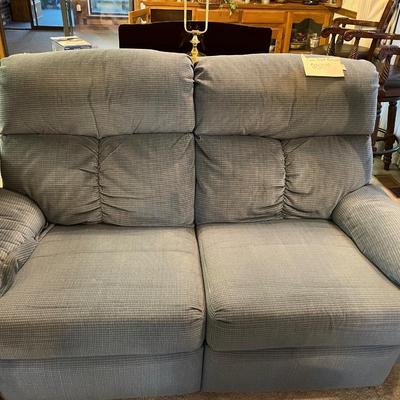 Reclining loveseat