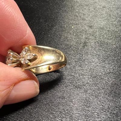 Beautiful Vintage 14K Gold snd .93 CT.TW Diamond Ring