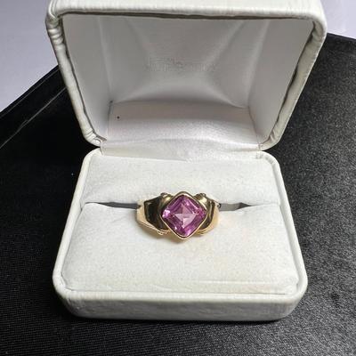 10 K Gold Ring with Stone