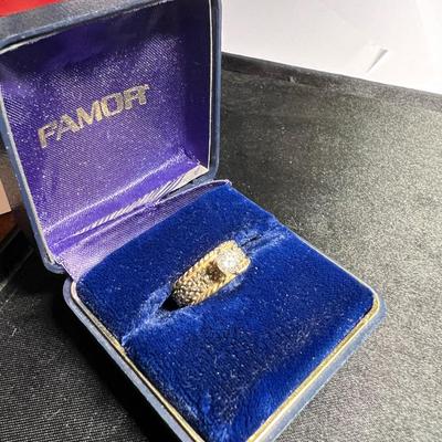 Beautiful 14 K and Diamond Ring