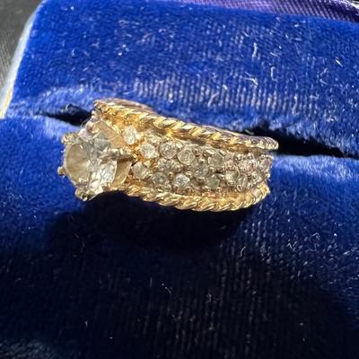 Beautiful 14 K and Diamond Ring