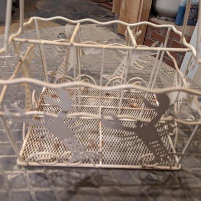 Wire Picnic Carry Basket with Lobster Accents