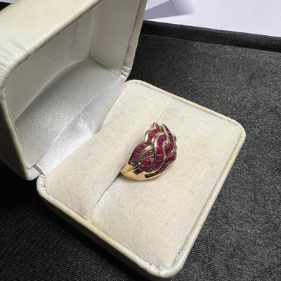 Beautiful 10 K Gold Ring with Ruby Stones