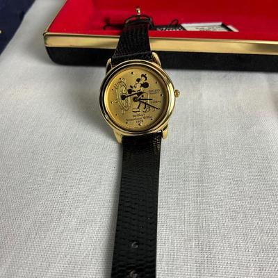 U1045 Mickey Mouse Steamboat Willie Watch