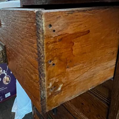 U870 Antique Victorian Oak Desk and Chair
