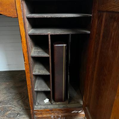U870 Antique Victorian Oak Desk and Chair