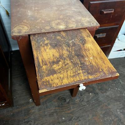 U872 Antique/Vintage 3 Drawer Oak Tables / Desk