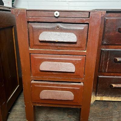 U872 Antique/Vintage 3 Drawer Oak Tables / Desk