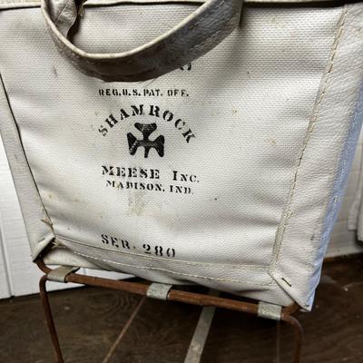 U877 Shamrock Faux Leather Laundry Basket on Wheels