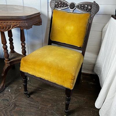 U878 Antique Velvet Cushioned Chairs with Bird Cage Table