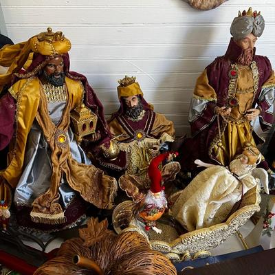 U882 LARGE Lot of Christmas Decorations