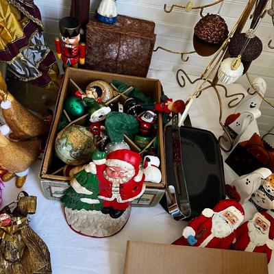 U882 LARGE Lot of Christmas Decorations