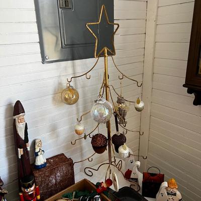 U882 LARGE Lot of Christmas Decorations