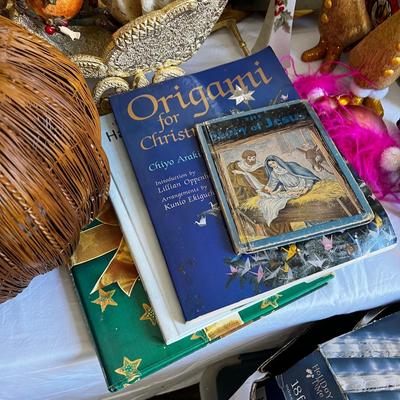 U882 LARGE Lot of Christmas Decorations