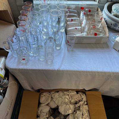 U883 LARGE Lot of Beer Mugs/Glasses