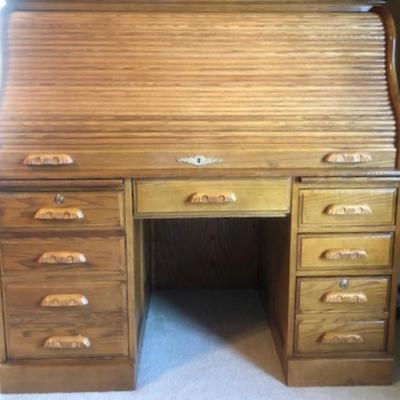 Nice Roll Top Desk
