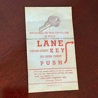 LANE ~ Cedar Chest ~ *Read Details
