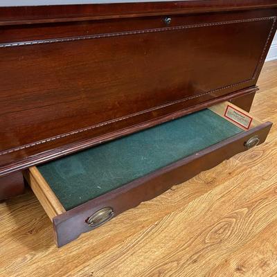 LANE ~ Cedar Chest ~ *Read Details
