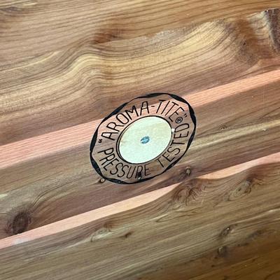 LANE ~ Cedar Chest ~ *Read Details