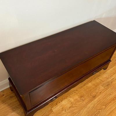 LANE ~ Cedar Chest ~ *Read Details