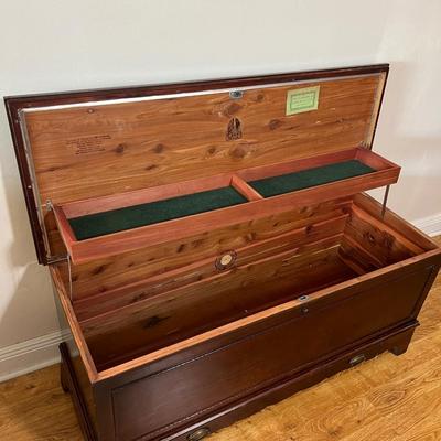 LANE ~ Cedar Chest ~ *Read Details