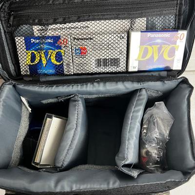 U896 Canon Digital Video Camcorder ZR700 w/Bag & Accessories