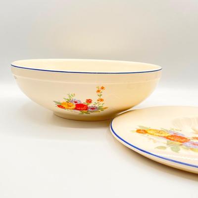 UNIVERSAL CAMBRIDGE ~ Vtg. 9.5â€ Covered Casserole Dish With Lid