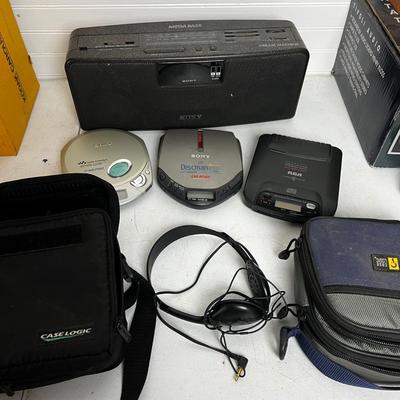 U899 CD Players & Sony Boombox