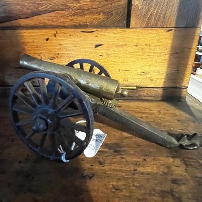 718 Vintage Bronze & Iron Cannon Replicas