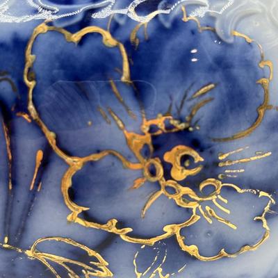 Vtg. Blue & White Floral Vase With Gold Accents ~*Read Details