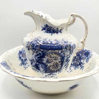 Vtg. Porcelain Wash Basin & Pitcher Set ~ England