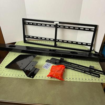 Flat Screen Wall Mount with Hardware