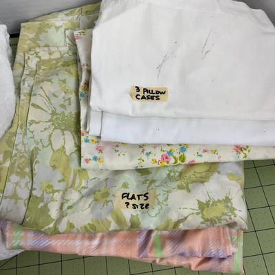 Twin Mattress Pad and Sheets
