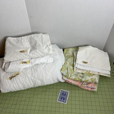 Twin Mattress Pad and Sheets