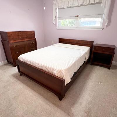 Three (3) Piece Full/Double MCM Low Profile Bedroom Suite ~ *Read Details