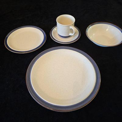 Winner's Circle Aqueduct Stoneware From Japan (DR-JS)