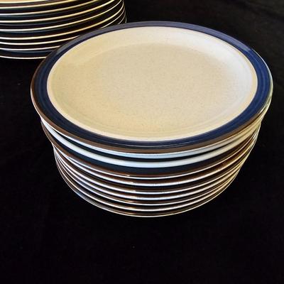 Winner's Circle Aqueduct Stoneware From Japan (DR-JS)