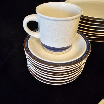 Winner's Circle Aqueduct Stoneware From Japan (DR-JS)