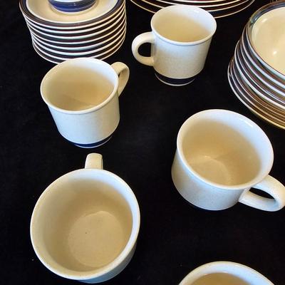 Winner's Circle Aqueduct Stoneware From Japan (DR-JS)