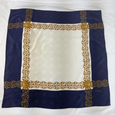 209 Authentic CHANEL Navy Blue & White Gold Chain Design 100% Jacquard Silk Scarf