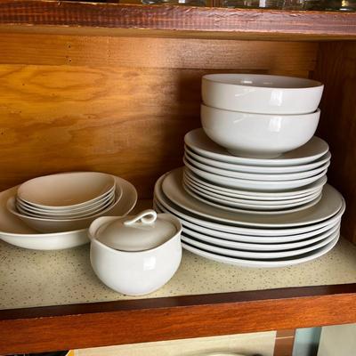 White Dishes - 25 Pieces