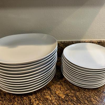 WEST ELM Plate Set (24)