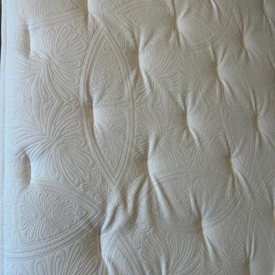 Queen Wood Bed Frame, Beauty Rest Mattress & Bed Frameâ€”LIKE NEW!