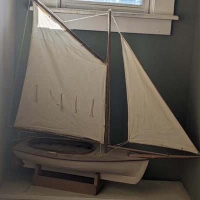 Hand Crafted Wood Hull Single Mast Model Sailing Boat