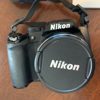 Nikon Coolpix P100 Camera HD Movie w/ Niccor 26x Zoom Lens w / Batteries