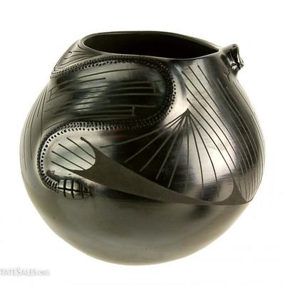 Jaime Quezada Mata Ortiz Serpentine Blackware Pot