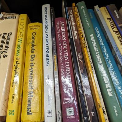 Assortment Of Woodworking Books & Magazines (see all pictures)